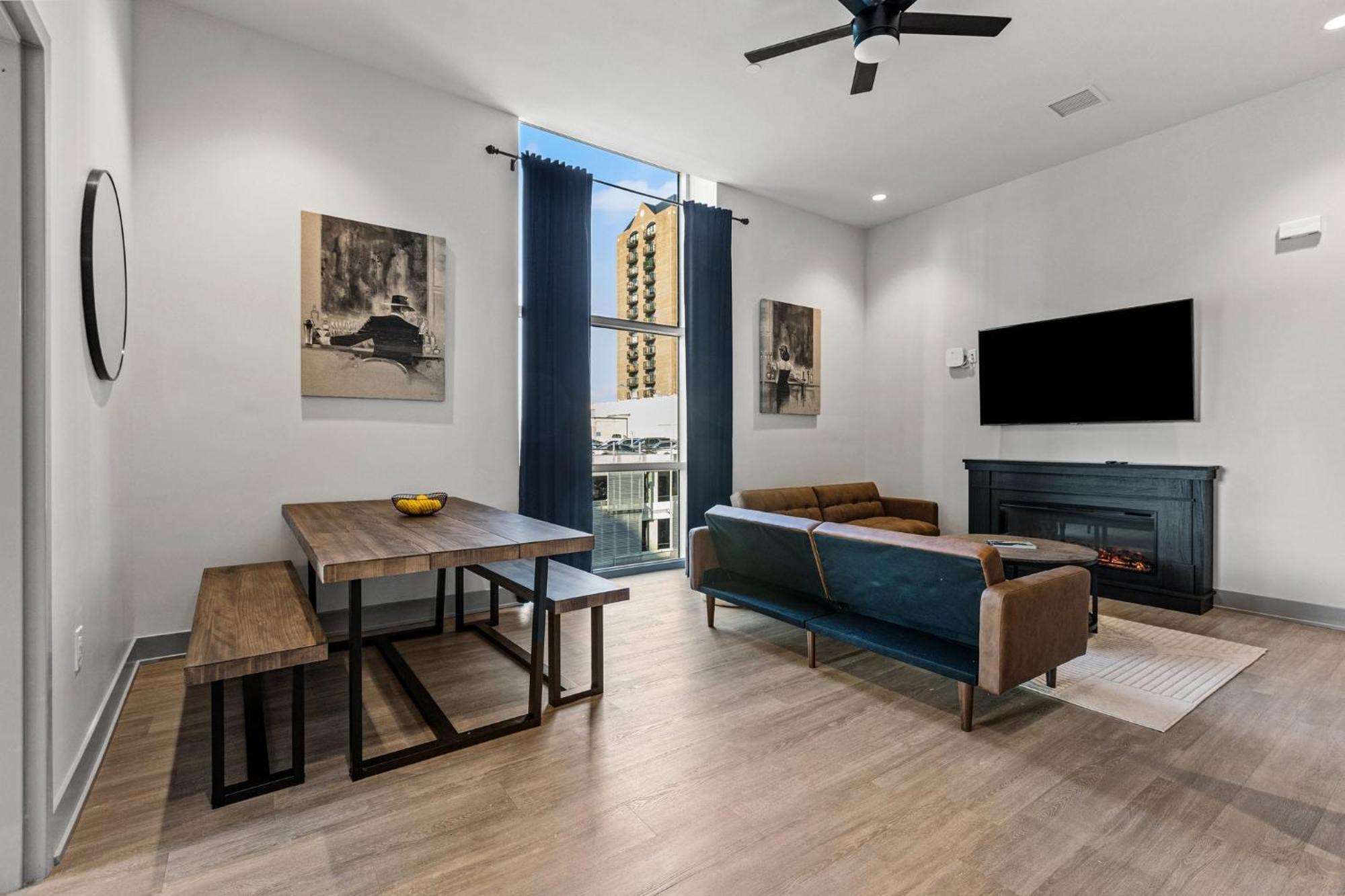 175 Lex - Walkable Downtown Lexington & Rupp Arena - Full Condos Room photo